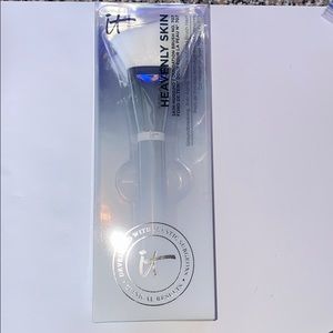 it cosmetics Heavenly Skin Foundation Brush #707